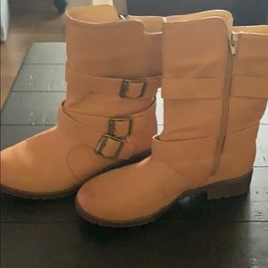 EUC  Christi boots - size 7 - color tan
